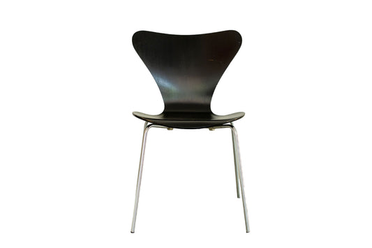 Four Butterfly 3107 chairs by Arne Jacobsen