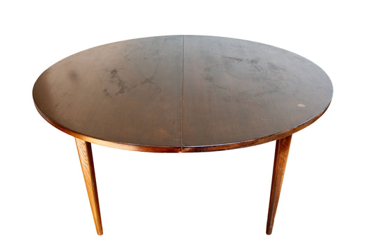 Extendable dining table by Van Den Berghe