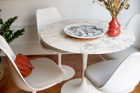 Tulip table and chairs by Eero Saarinen