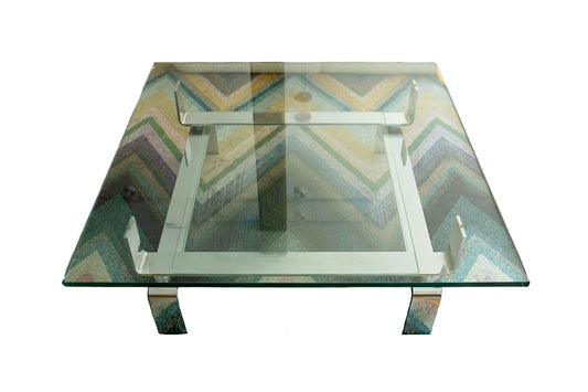 Table basse élégante avec plateau en verre