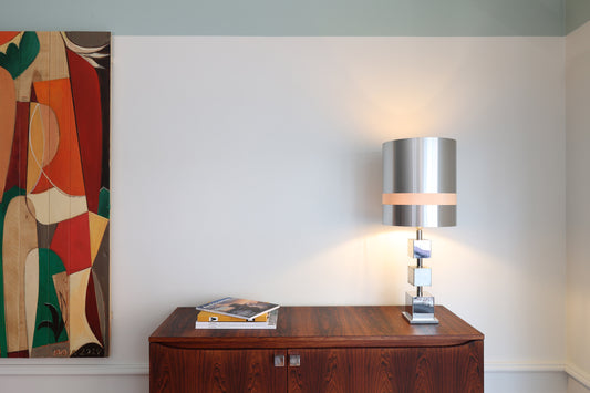 Mid-century tafellamp van verchroomd en gepolijst metaal