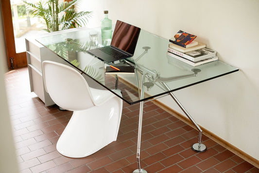 Nomos table by Norman Foster for Tecno