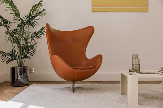 Egg Chair in sierlijk Grace-walnoot leder van Arne Jacobsen voor Fritz Hansen